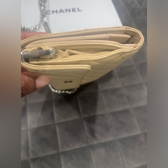 Chanel Matelasse Wallet EUC - Picture 3 of 8